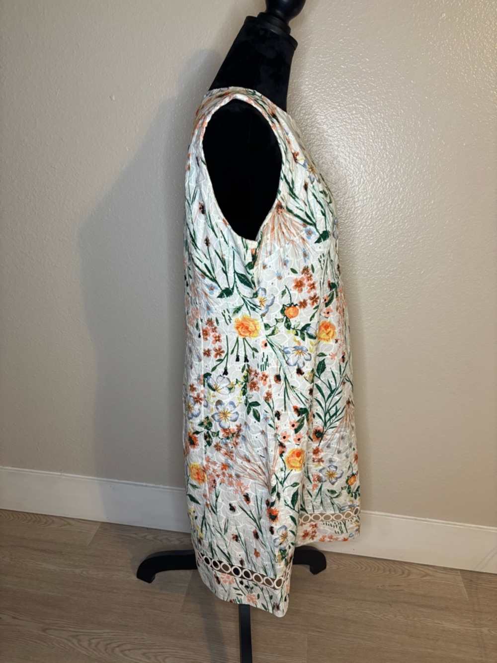 Calvin Klein Watercolor Floral Sleeveless A-Line Eyelet Dress Size 12 - Picture 4 of 7